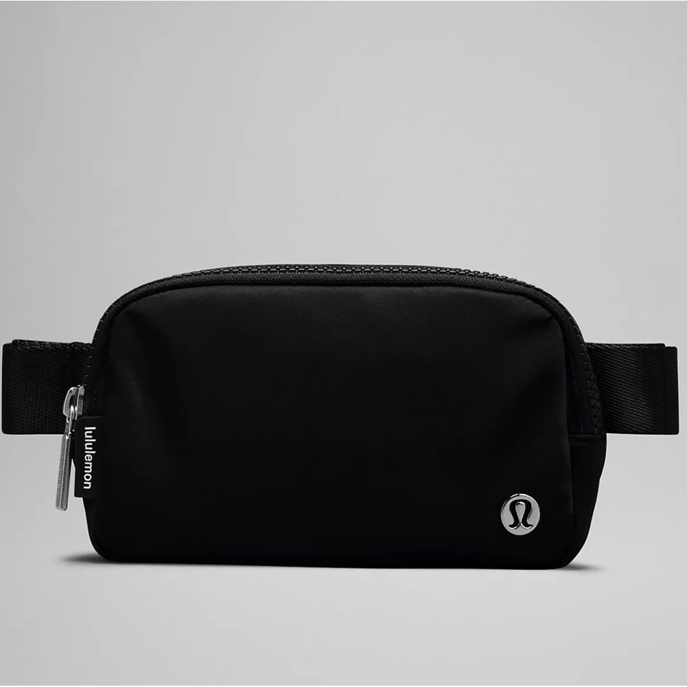 lululemon Everywhere belt bag